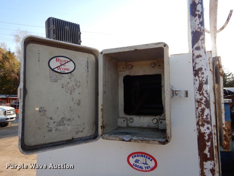 image for item DS1510 2000 Ford F550 Super Duty XL  utility / service truck