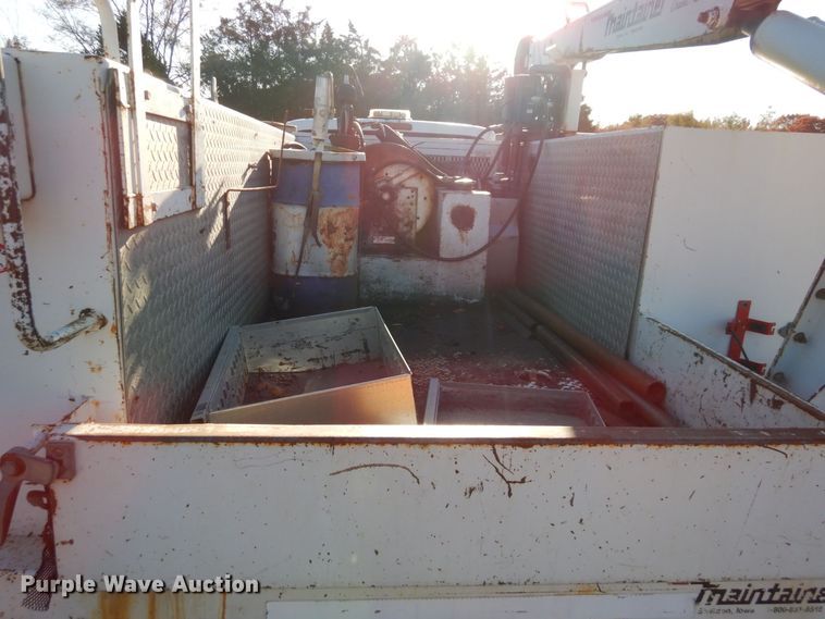 image for item DS1510 2000 Ford F550 Super Duty XL  utility / service truck