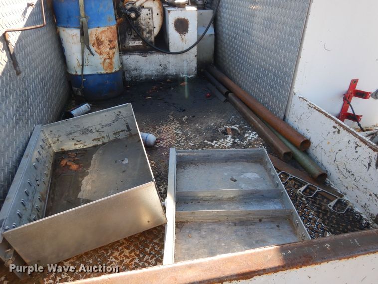 image for item DS1510 2000 Ford F550 Super Duty XL  utility / service truck