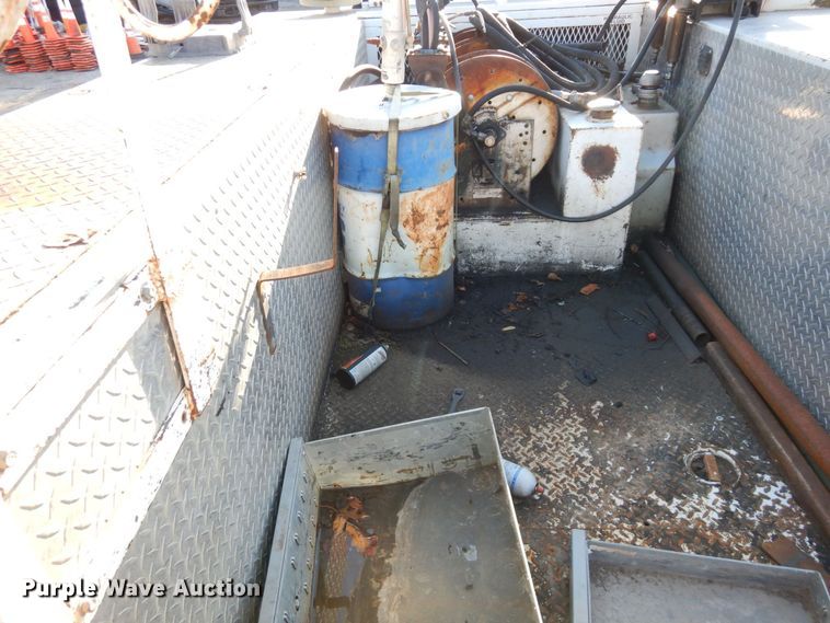 image for item DS1510 2000 Ford F550 Super Duty XL  utility / service truck