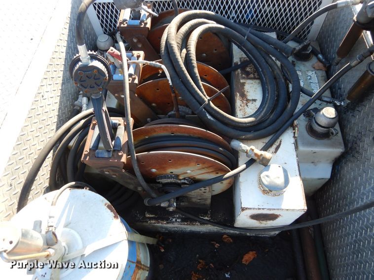 image for item DS1510 2000 Ford F550 Super Duty XL  utility / service truck