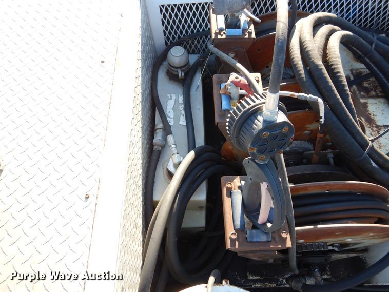 image for item DS1510 2000 Ford F550 Super Duty XL  utility / service truck