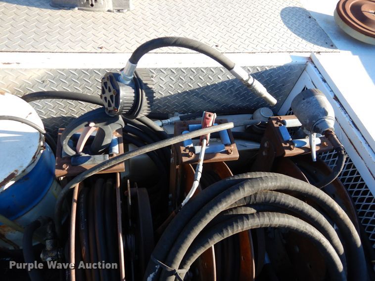 image for item DS1510 2000 Ford F550 Super Duty XL  utility / service truck