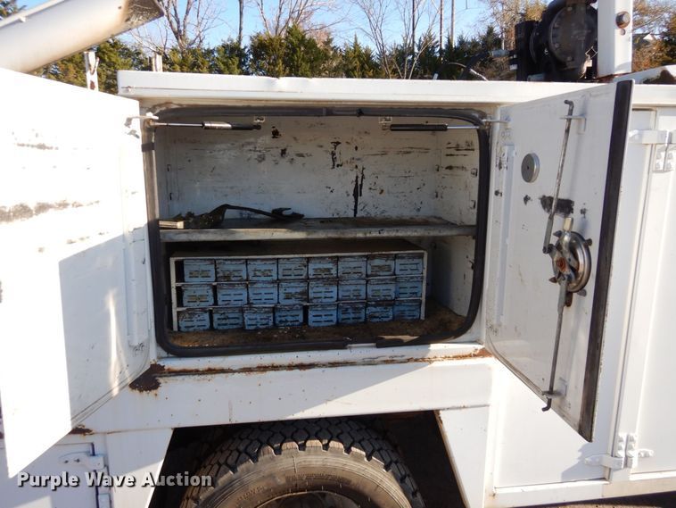 image for item DS1510 2000 Ford F550 Super Duty XL  utility / service truck