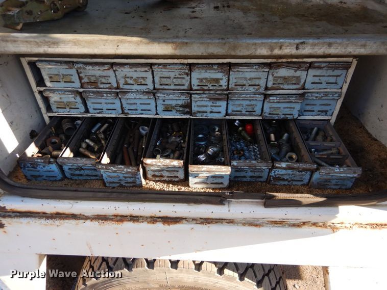 image for item DS1510 2000 Ford F550 Super Duty XL  utility / service truck