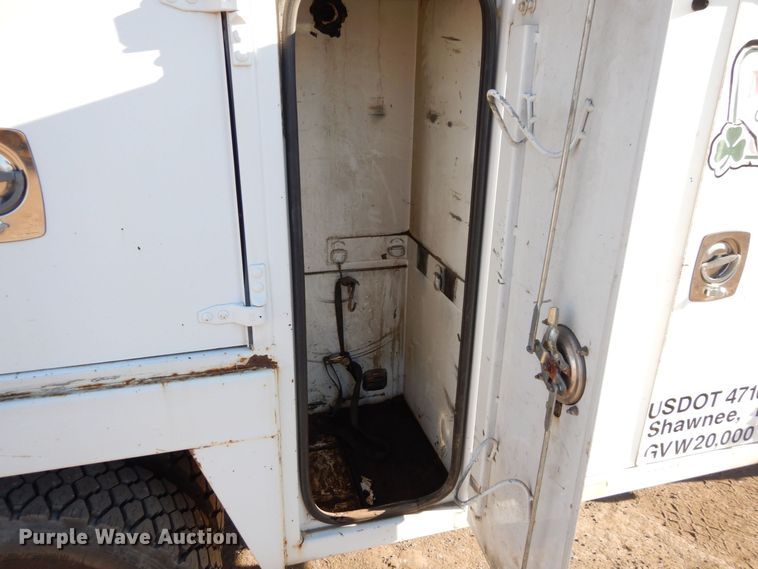 image for item DS1510 2000 Ford F550 Super Duty XL  utility / service truck