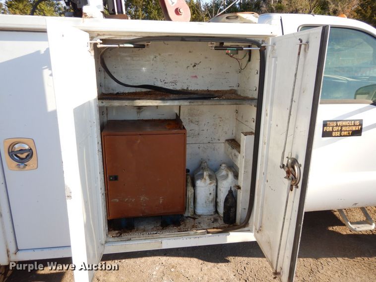 image for item DS1510 2000 Ford F550 Super Duty XL  utility / service truck