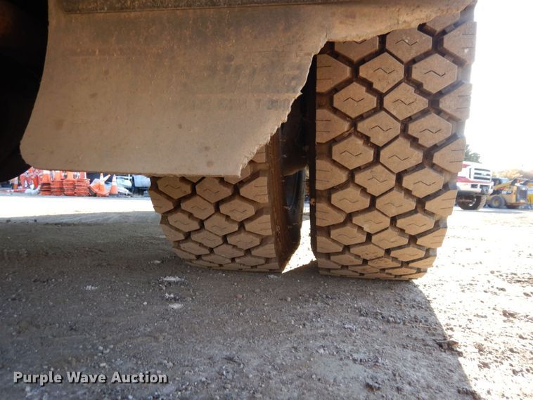 image for item DS1510 2000 Ford F550 Super Duty XL  utility / service truck