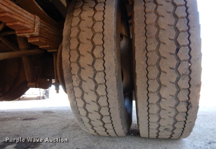 image for item DS1510 2000 Ford F550 Super Duty XL  utility / service truck