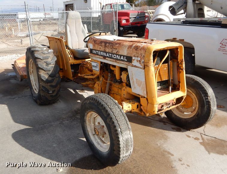 image for item DS6301 International 2400A  tractor