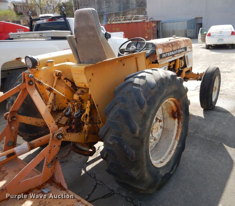 image for item DS6301 International 2400A  tractor
