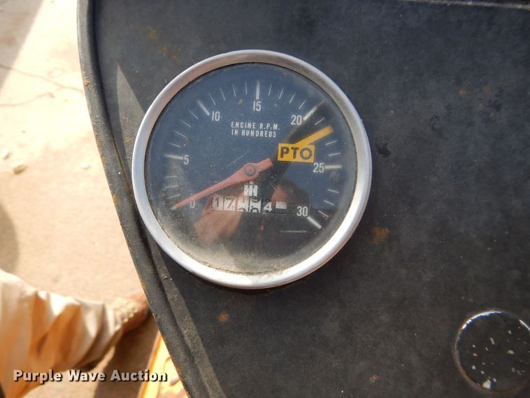 image for item DS6301 International 2400A  tractor