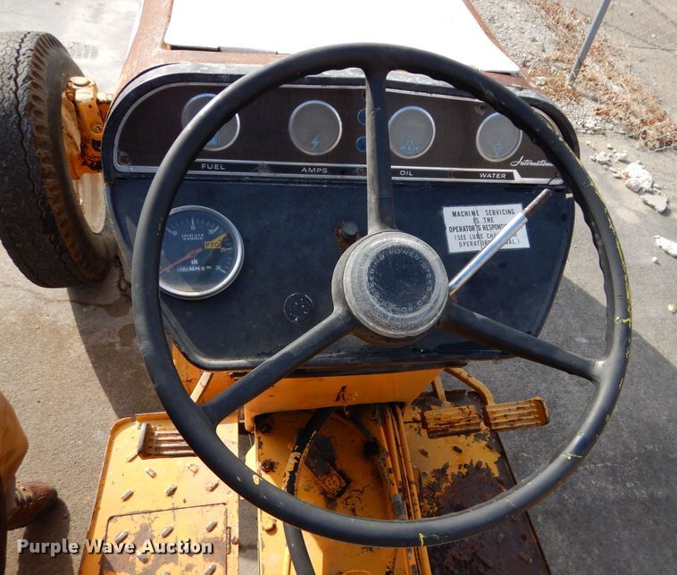 image for item DS6301 International 2400A  tractor