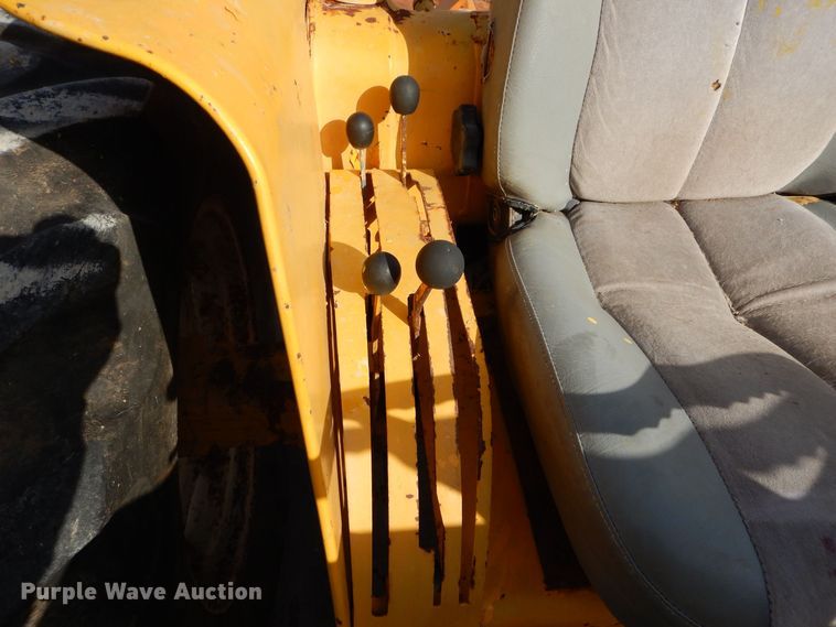 image for item DS6301 International 2400A  tractor