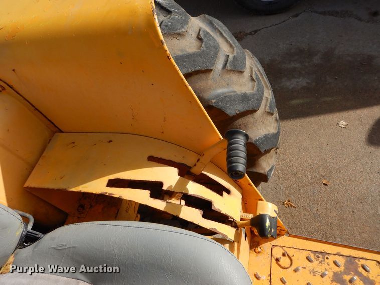 image for item DS6301 International 2400A  tractor