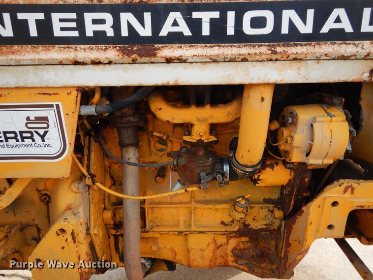 image for item DS6301 International 2400A  tractor