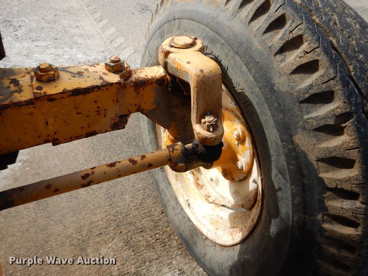 image for item DS6301 International 2400A  tractor