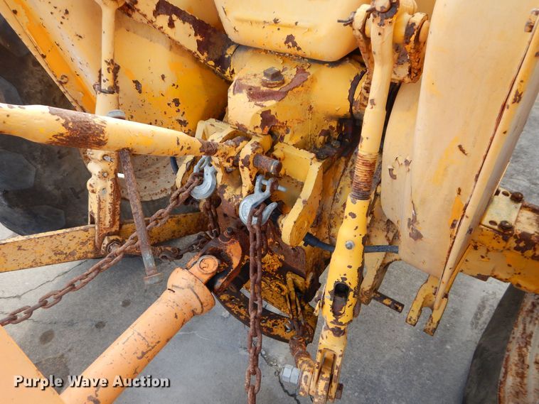 image for item DS6301 International 2400A  tractor