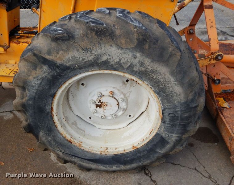 image for item DS6301 International 2400A  tractor