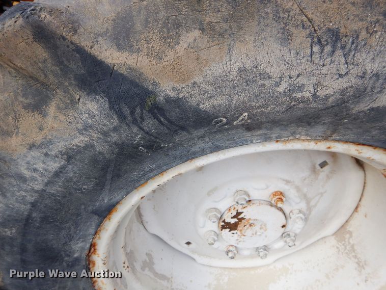 image for item DS6301 International 2400A  tractor