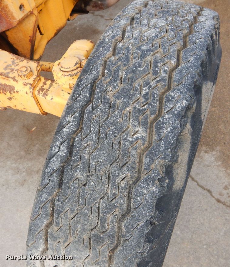 image for item DS6301 International 2400A  tractor