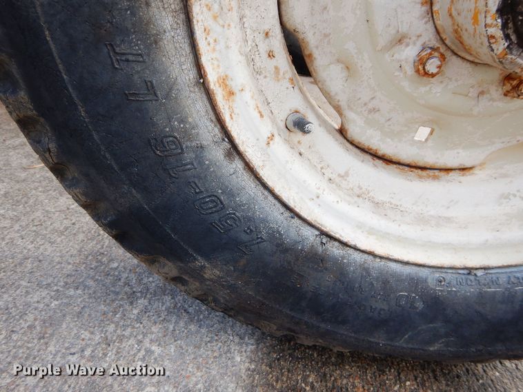 image for item DS6301 International 2400A  tractor