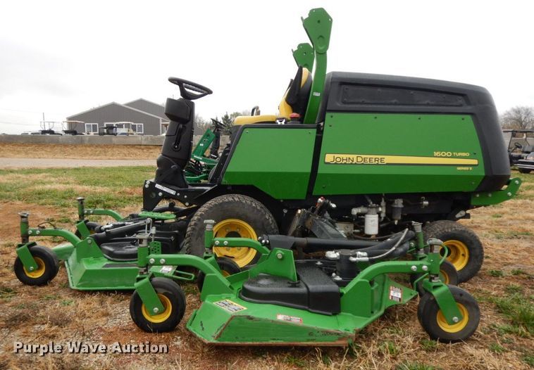 image for item HF9484 2016 John Deere 1600 Turbo  lawn mower