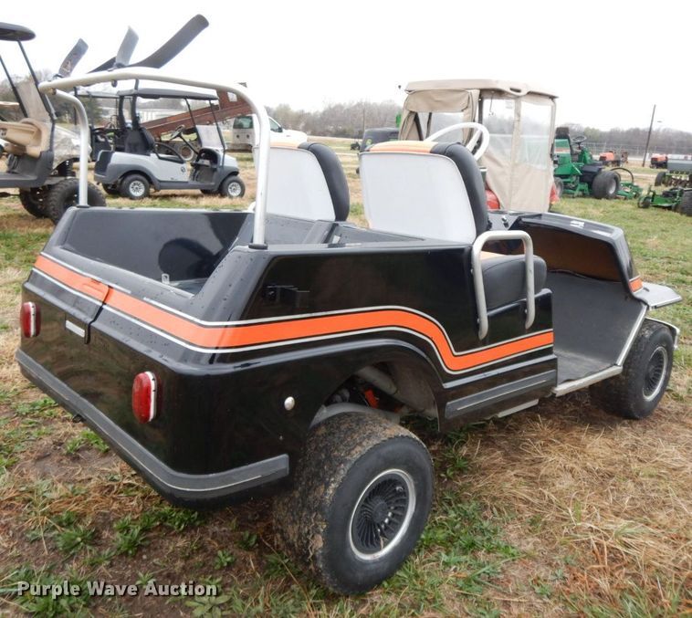 image for item HF9488 1976 Harley Davidson  golf cart