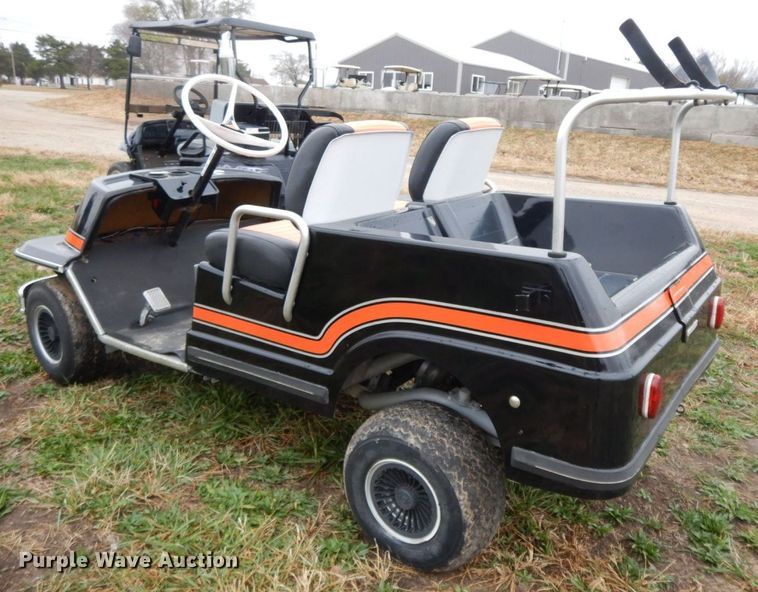 image for item HF9488 1976 Harley Davidson  golf cart