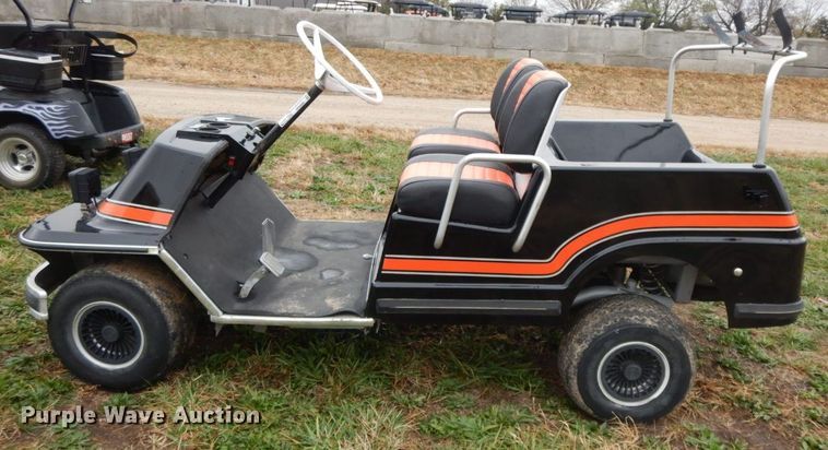 image for item HF9488 1976 Harley Davidson  golf cart