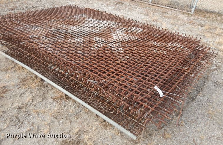 image for item IE9750 Approximately 10 rock screens