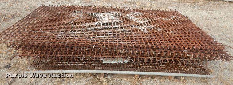 image for item IE9750 Approximately 10 rock screens