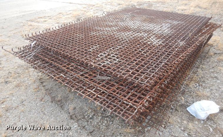 image for item IE9750 Approximately 10 rock screens