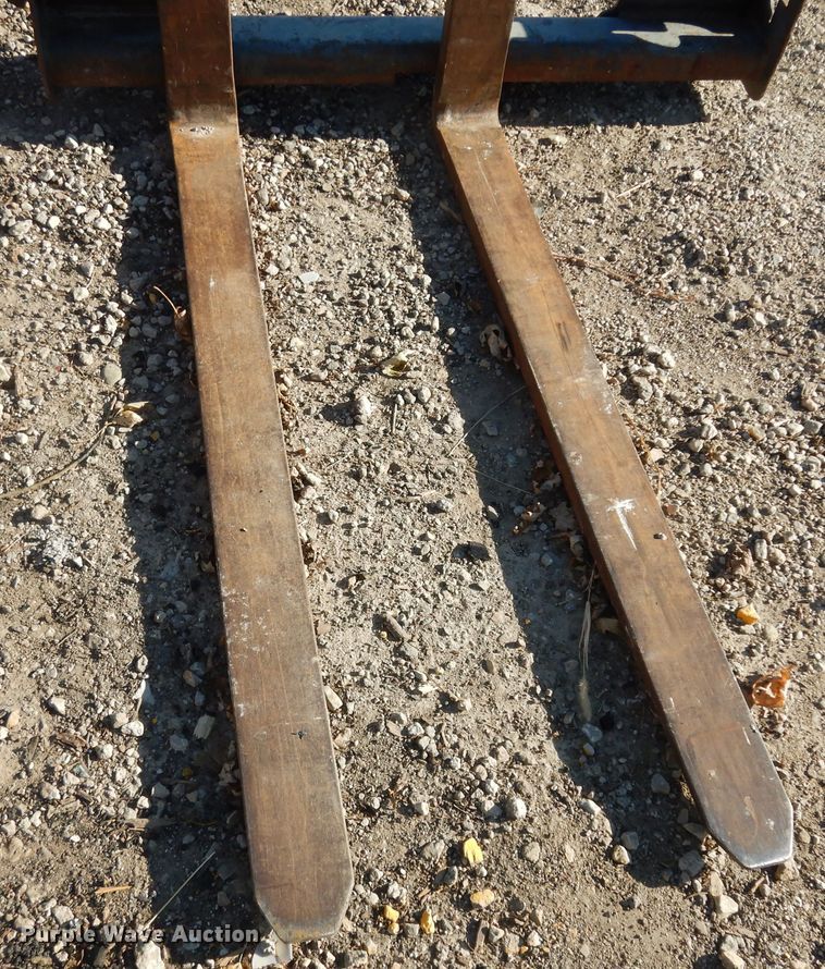 image for item IE9754 Bobcat  48" L skid steer forks