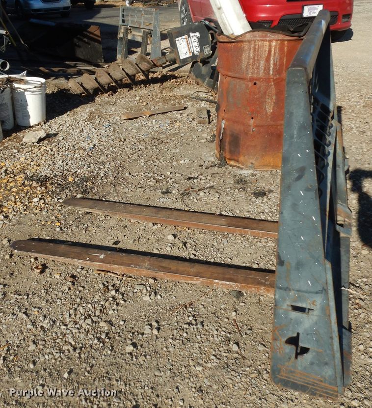 image for item IE9754 Bobcat  48" L skid steer forks