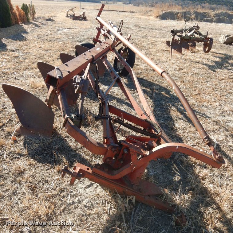 image for item IE9755 (2) bottom plows