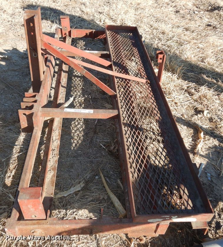 image for item IE9756 (2) pieces of ag equipment