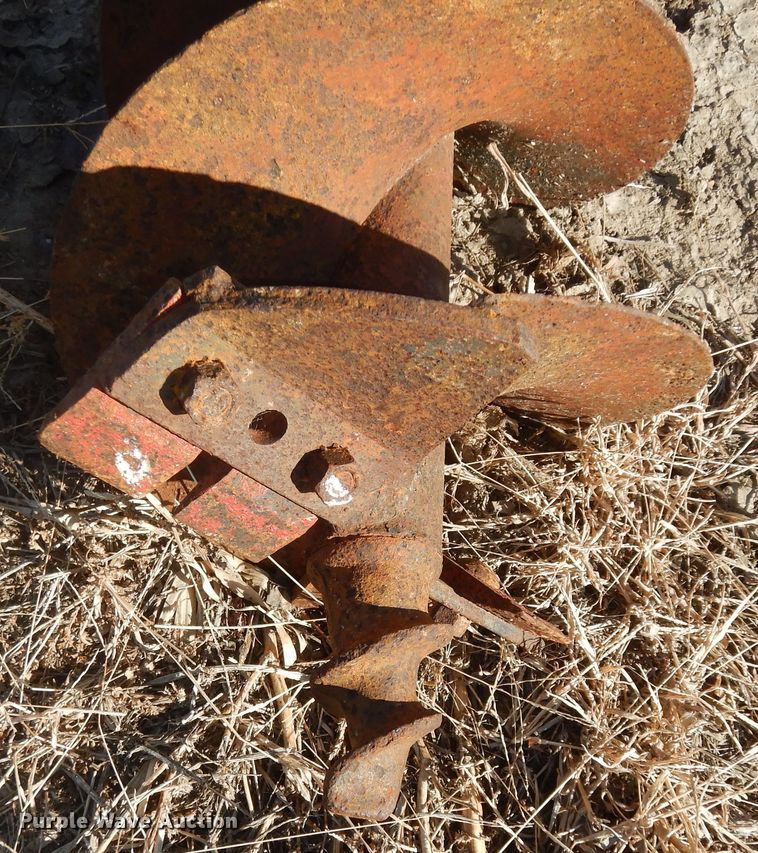 image for item IE9756 (2) pieces of ag equipment