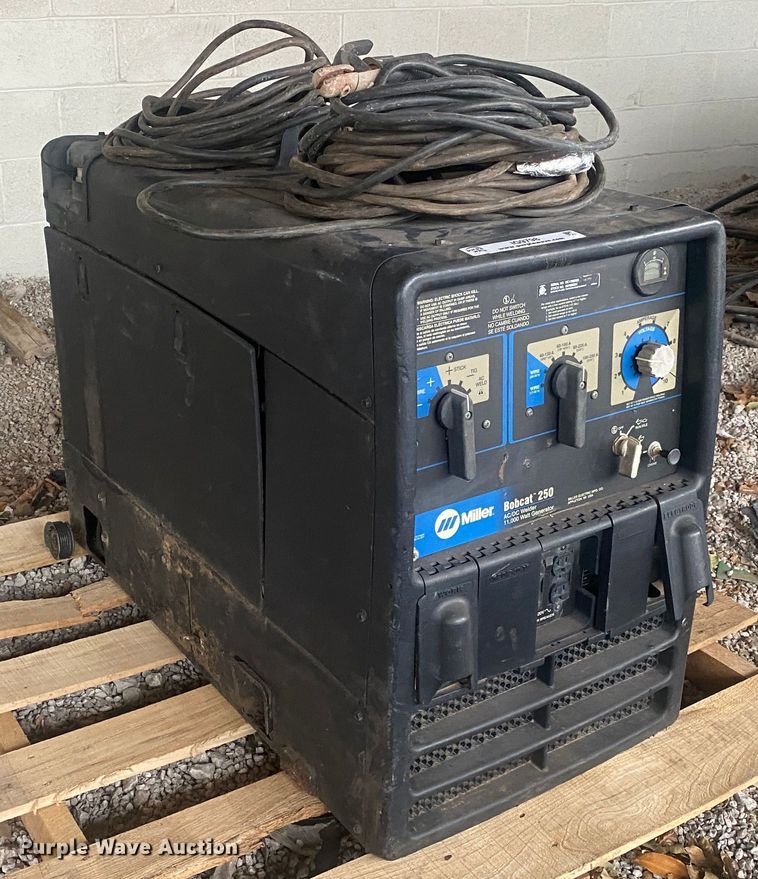 image for item IG9798 Miller Bobcat 250  welder/generator