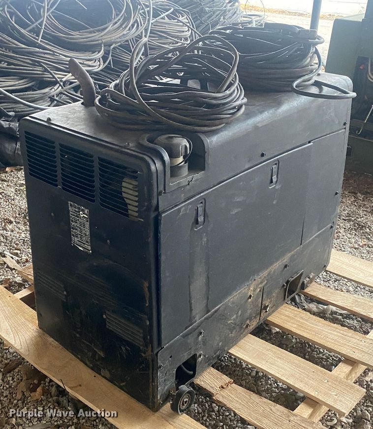 image for item IG9798 Miller Bobcat 250  welder/generator