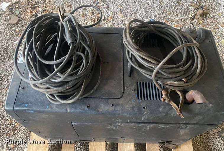 image for item IG9798 Miller Bobcat 250  welder/generator