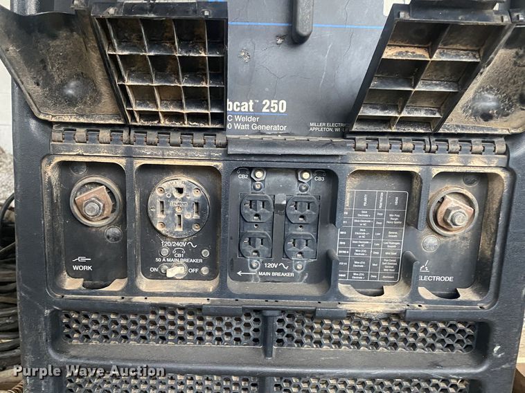 image for item IG9798 Miller Bobcat 250  welder/generator