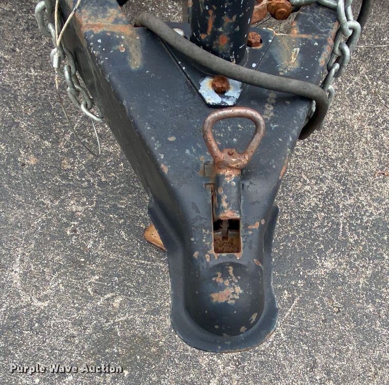 image for item IG9802 2007 Cargo Craft 85202  enclosed cargo trailer