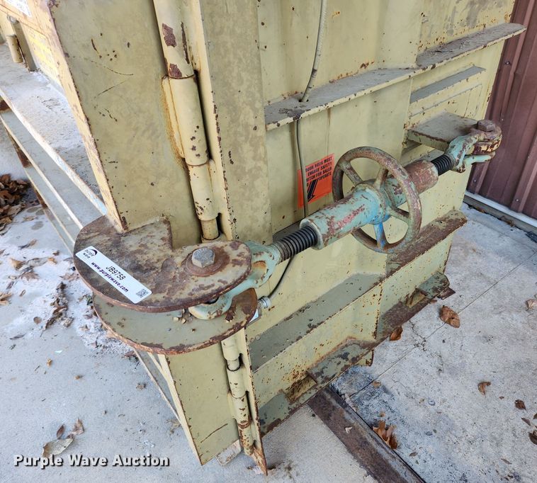 image for item JB9758 Piqua HD2200  vertical cardboard baler