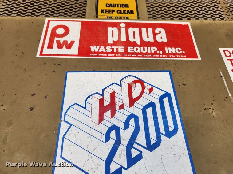 image for item JB9758 Piqua HD2200  vertical cardboard baler