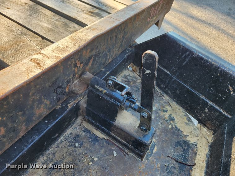 image for item JB9764 2003 Brooks Brothers SLT1523-E  tilt deck equipment trailer