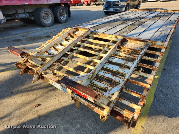 image for item JB9765 1986 Cronkhite  equipment trailer