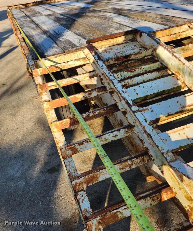 image for item JB9765 1986 Cronkhite  equipment trailer