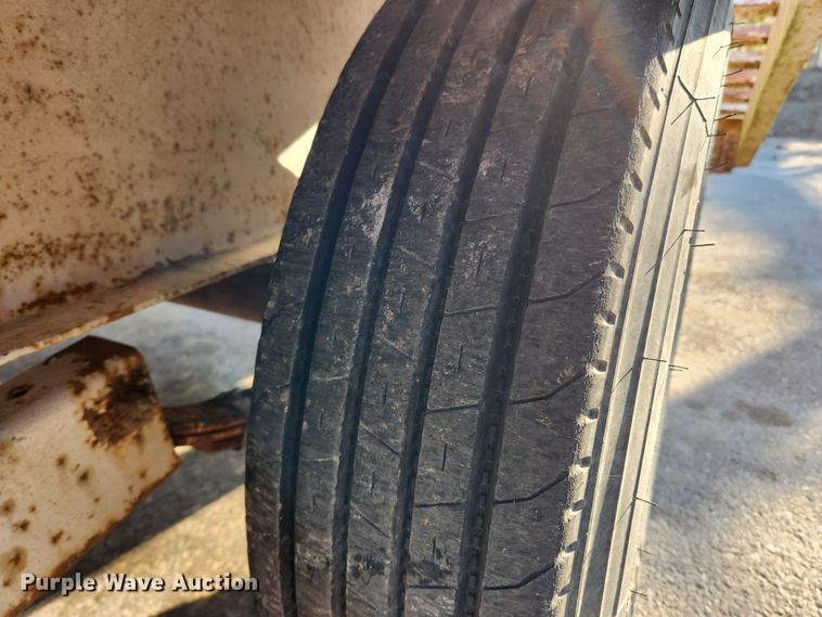 image for item JB9765 1986 Cronkhite  equipment trailer