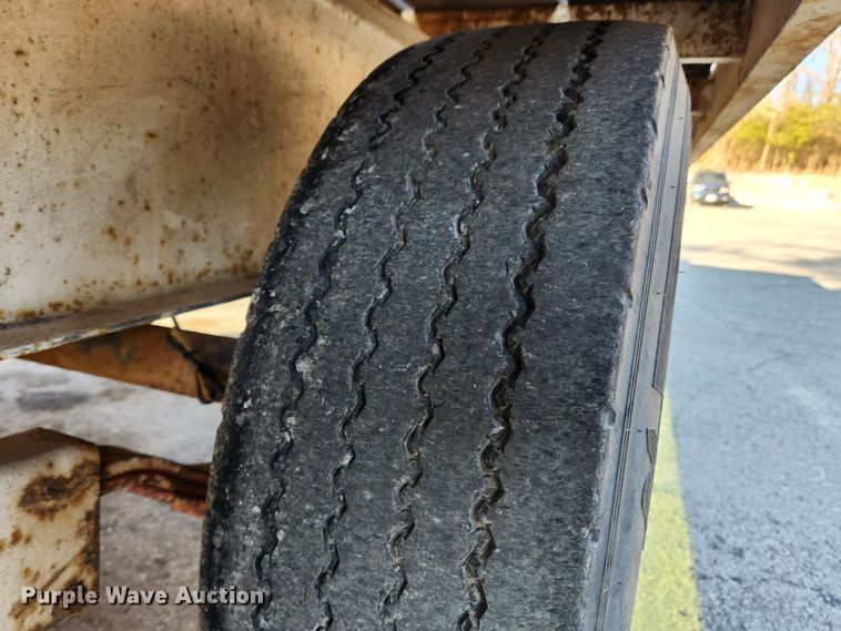 image for item JB9765 1986 Cronkhite  equipment trailer